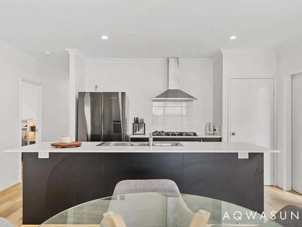 Golden Bay 4ห้องนอน SPACE, STYLE AND REFINED LIVING