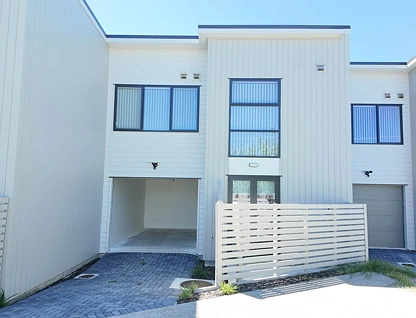 27 Karikari Crescent, Takanini, Papakura, 4 ਕਮਰੇ, 2 ਬਾਥਰੂਮ, Townhouse