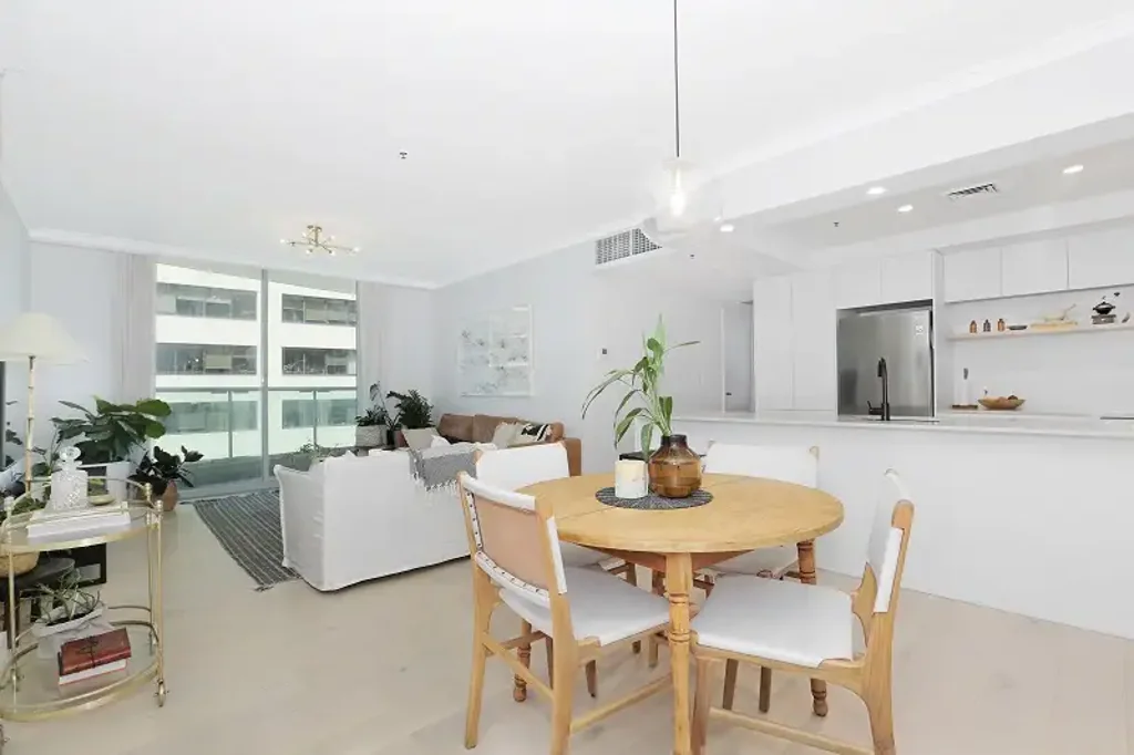 Sydney 2房 悉尼中央商务区中心地带翻新两卧室公寓 Renovated Two Bedroom in the Heart of Sydney CBD