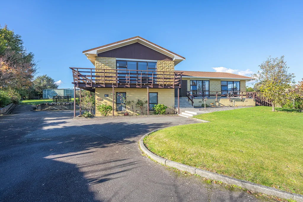 Otaki 4 Bedroom SPACIOUS FAMILY HAVEN