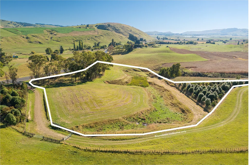 Poukawa 1.62ha with picturesque valley vistas