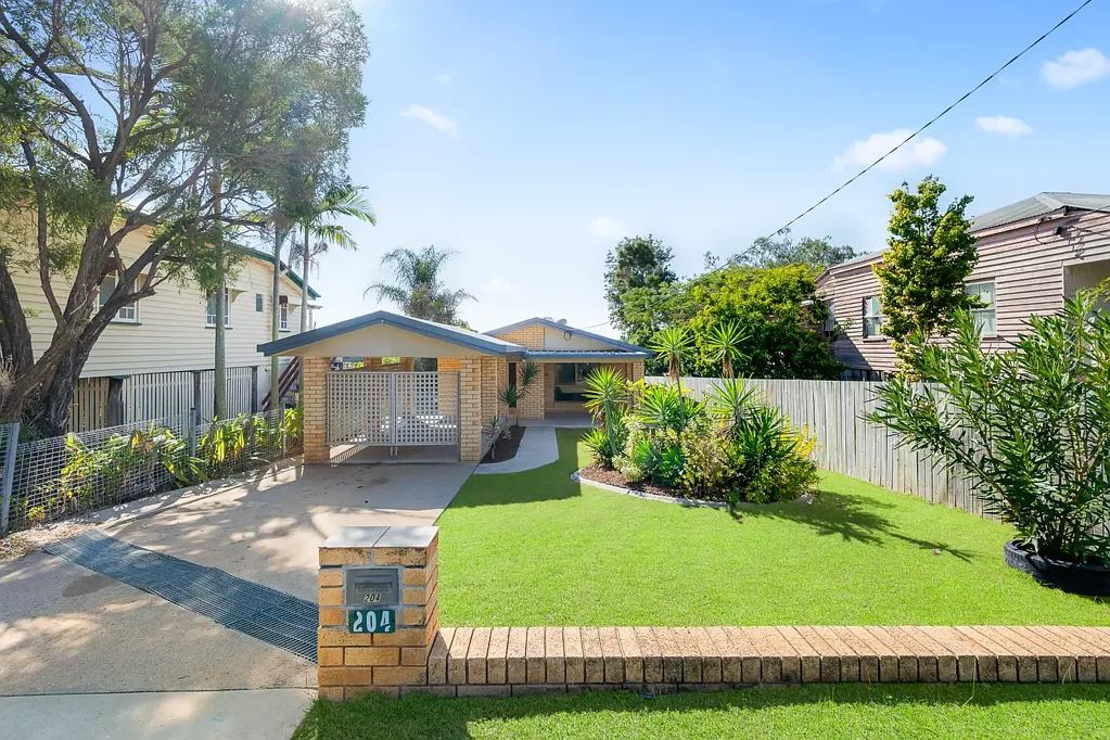 Freshly Updated Home in a Prime South Gladstone Location