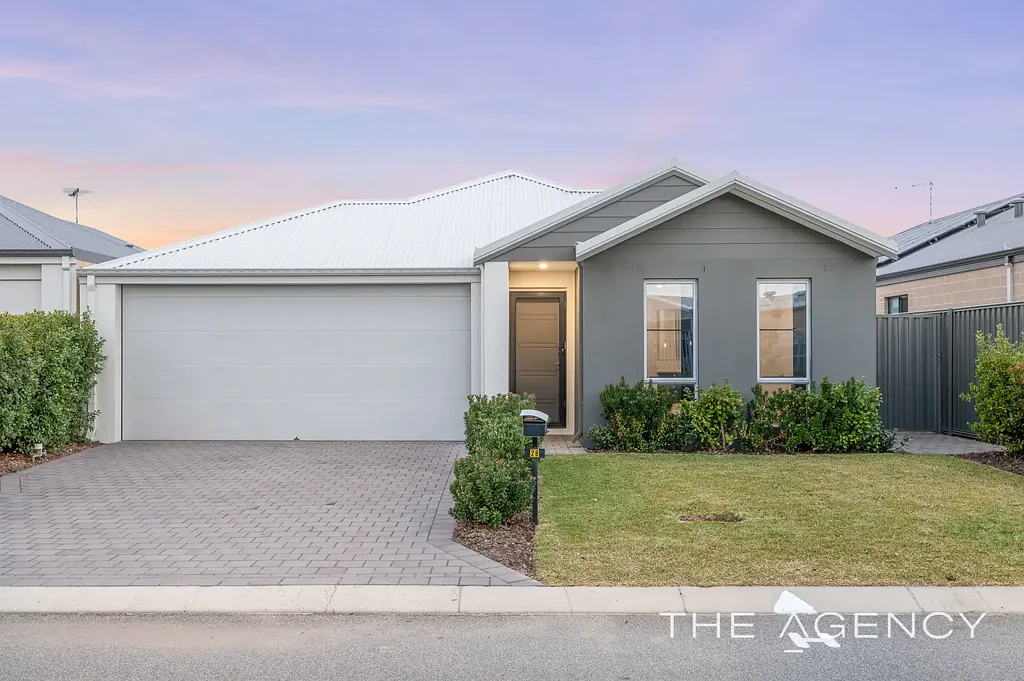 28 Sapphire Drive, Treeby, WA 6164