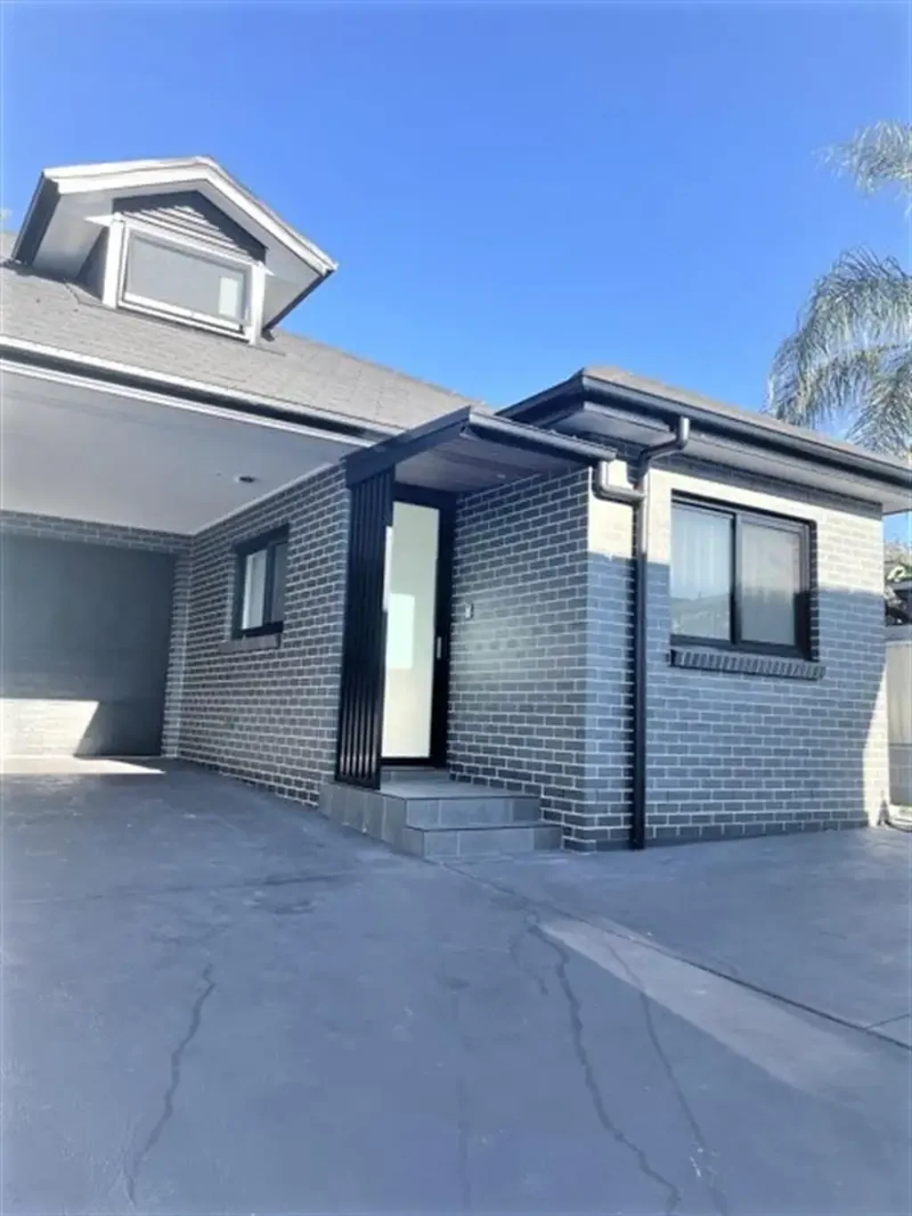 Stylish & Convenient 3-Bedroom Duplex in Prime Lakemba Locat