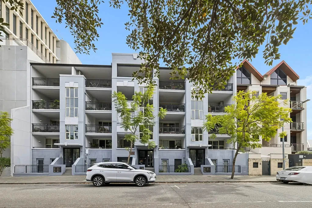Northbridge 2 Bedroom Freshly Updated Northbridge Living with Park Views