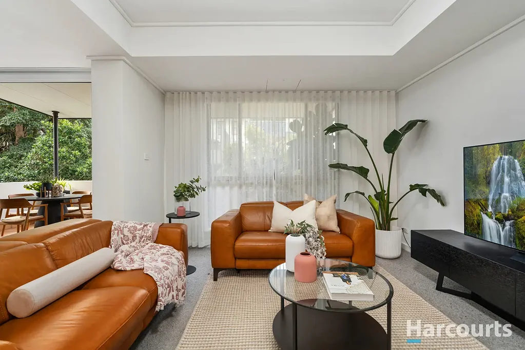 Warners Bay 3 Slaapkamer Spacious 3-bedder in small complex opposite the lake