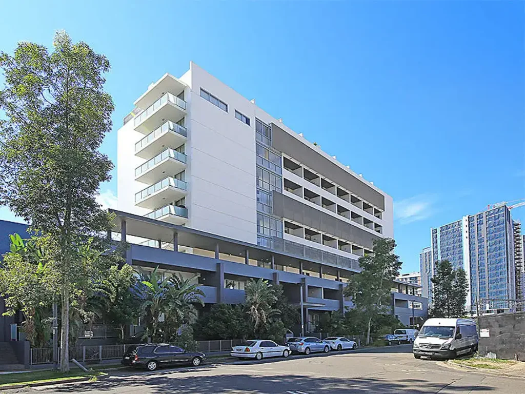 Modern Two-Bedroom Penthouse Apartment with Resort-Style Facilities in Prime Location