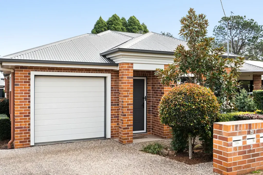 Rangeville 2 Bedroom Luxury Living - Picnic Point Position!