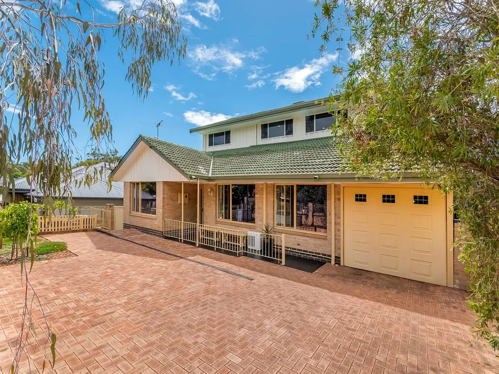 16 Pinewood Avenue, Woodlands, WA 6018