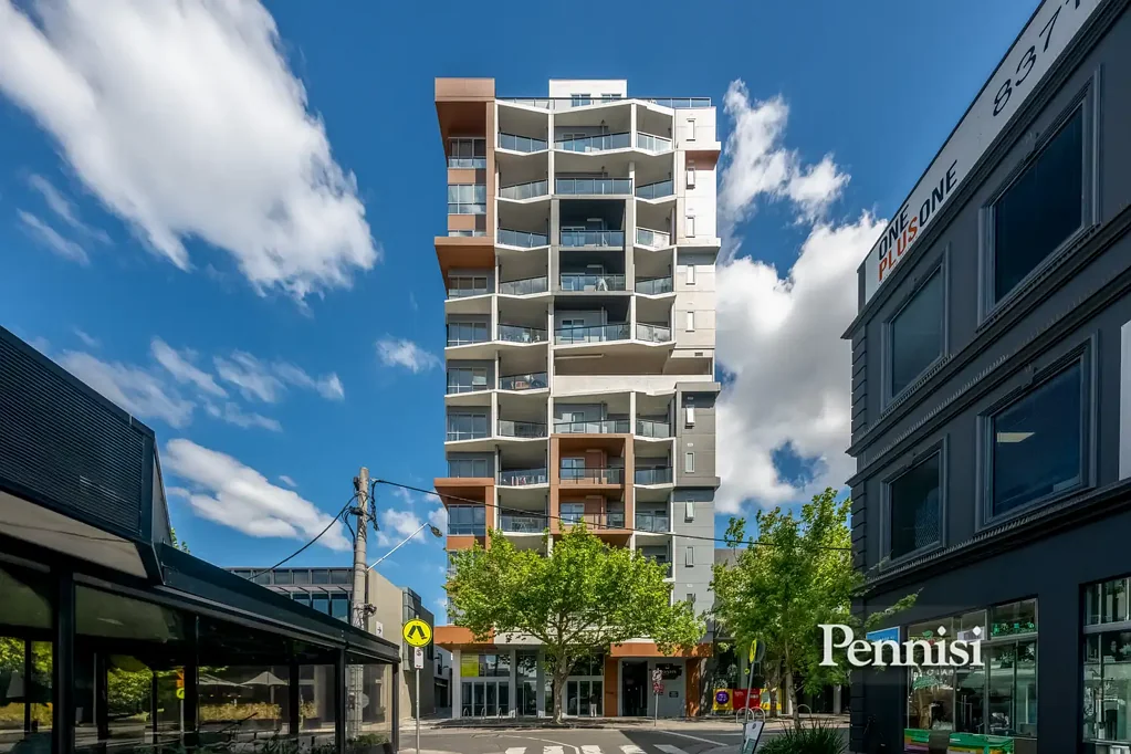 FOR LEASE BY PENNISI