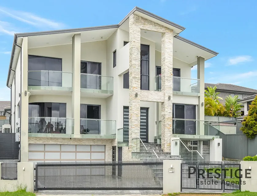 31 Cuthbert Crescent, Edensor Park, NSW 2176, 6 Schlafzimmer, 5 Badezimmer, House