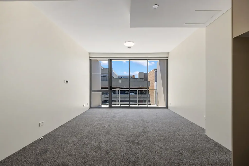 Modern One Bedroom in the Heart of Maroubra Junction