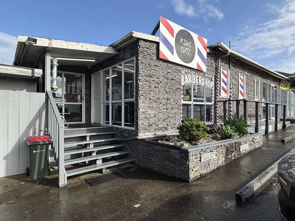 Onehunga  Functional 70sqm Retail Space in Prime Onehunga