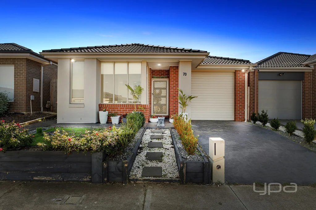 70 Toolern Waters Drive, Weir Views, VIC 3338