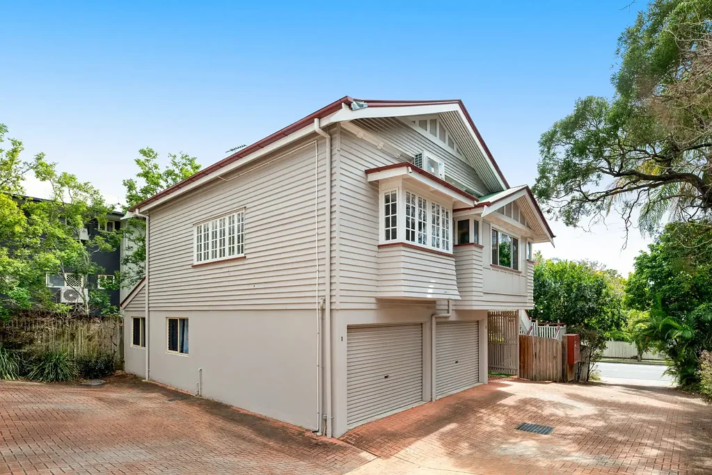 Morningside 3 Slaapkamer Character Queenslander Townhouse Living in Central Morningside