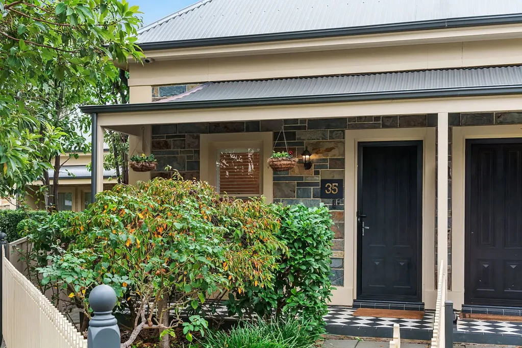 Parkside 3 Bedroom Contemporary Architecture in the Character-Filled Glenunga Zone.