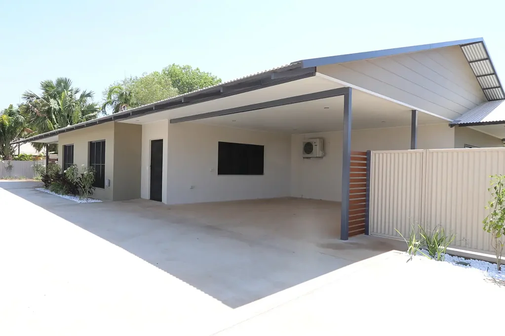 SPOIL YOURSELF WITH THIS STYLISH 2 BED 2 BATH DUPLEX!