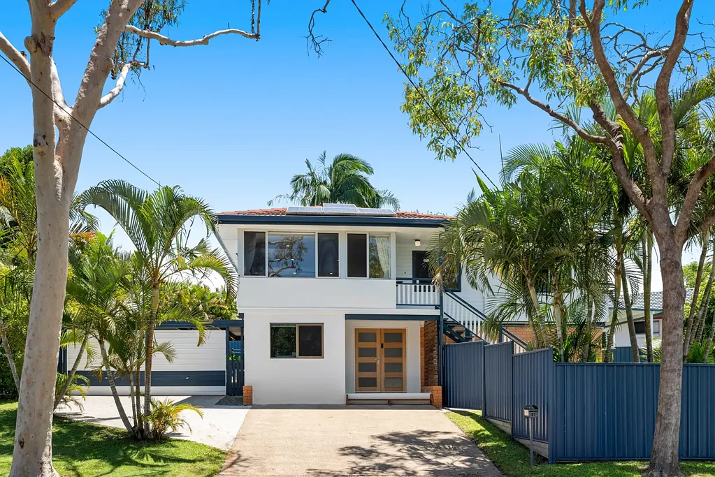 Rochedale South 4침실 Comfort, Convenience, and Space for Every Family Moment