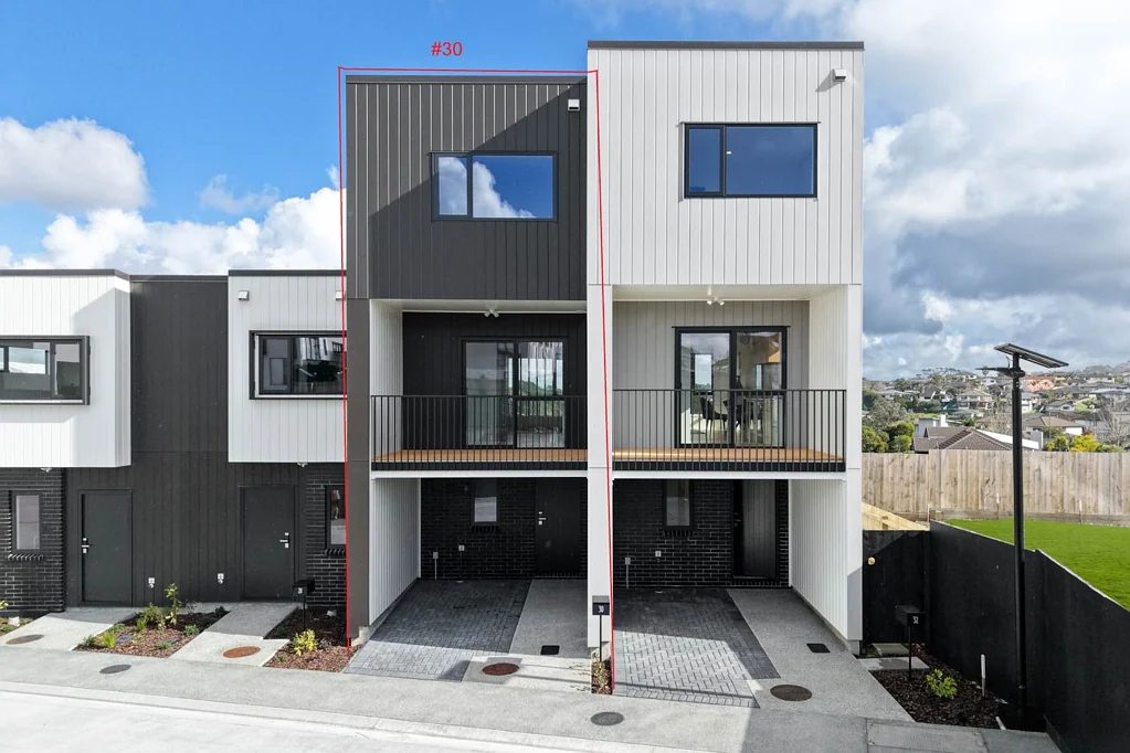 Northcross 3房 海滨瑰宝 精心室内装饰 完美城市平衡 步行至购物中心&Browns Bay海滩。 Sunny New 3 Bedroom & 2 Bathroom On the Heights