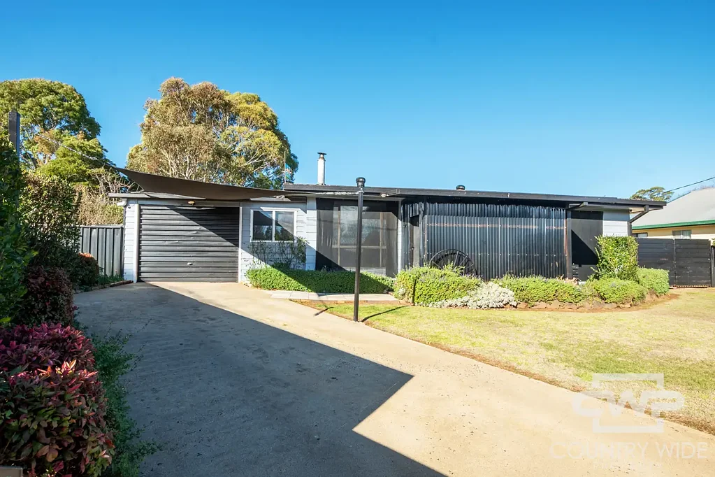 Guyra 3chambre Move-In Ready Home in a Quiet Cul-de-Sac