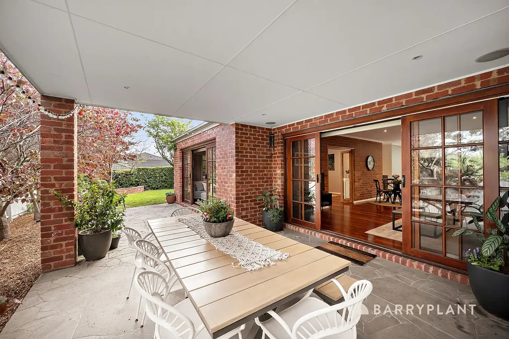 Beaconsfield 4 Slaapkamer A Statement of Style and Serenity in Bowman's Track Estate