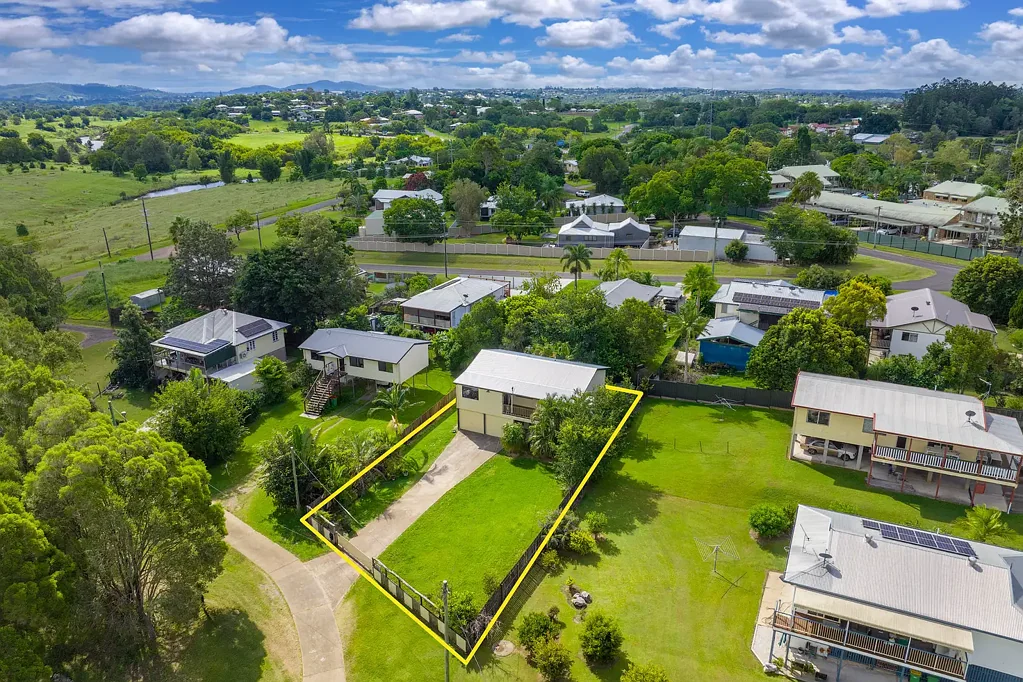 4 Simone Court, Monkland, QLD 4570