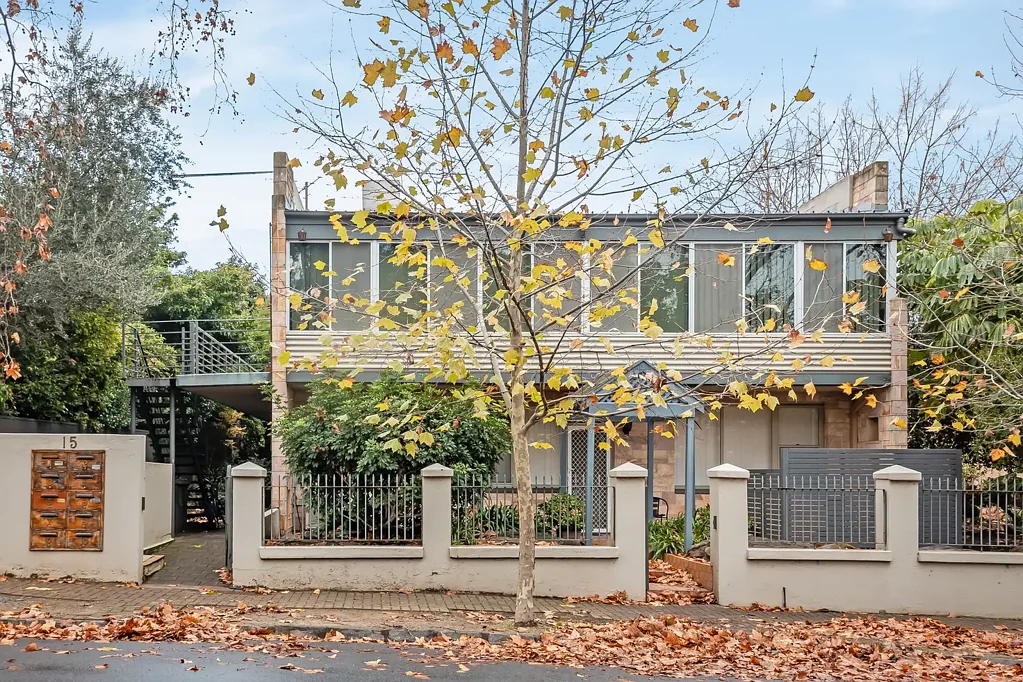 City Fringe Living in a Leafy Hackney Location