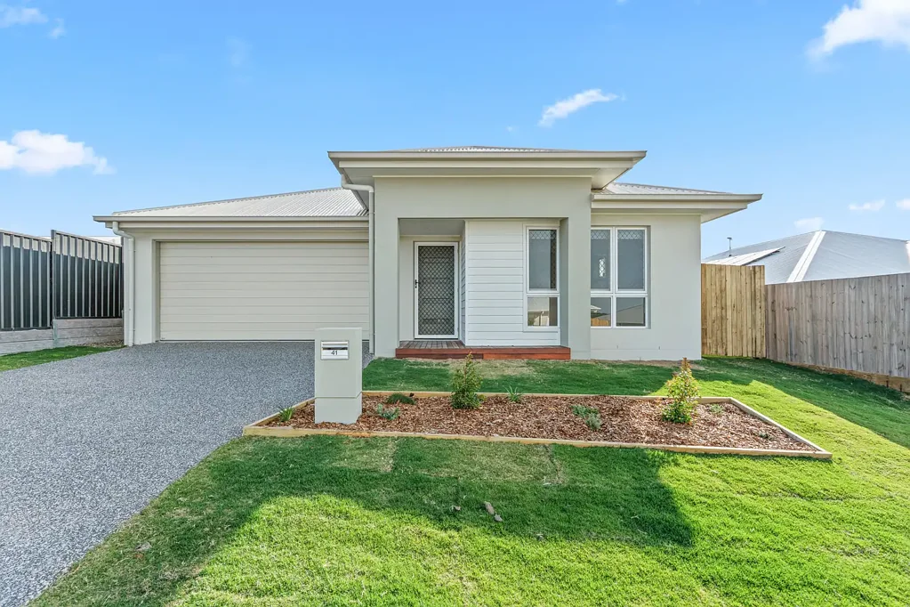 Unique Living - 3 bedrooms + 3 bathrooms & Solar