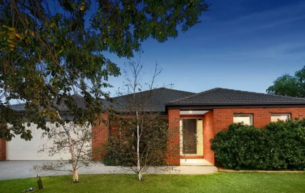 Stylish and Spacious Family Home at 35 Menzies Avenue