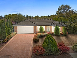 17 Pelham Crescent, Wyndham Vale