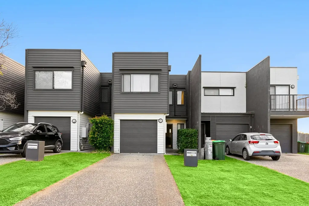 Redbank Plains 3ਬੈੱਡਰੂਮ Stylish & Low-Maintenance Living in a Quiet, Convenient Street!