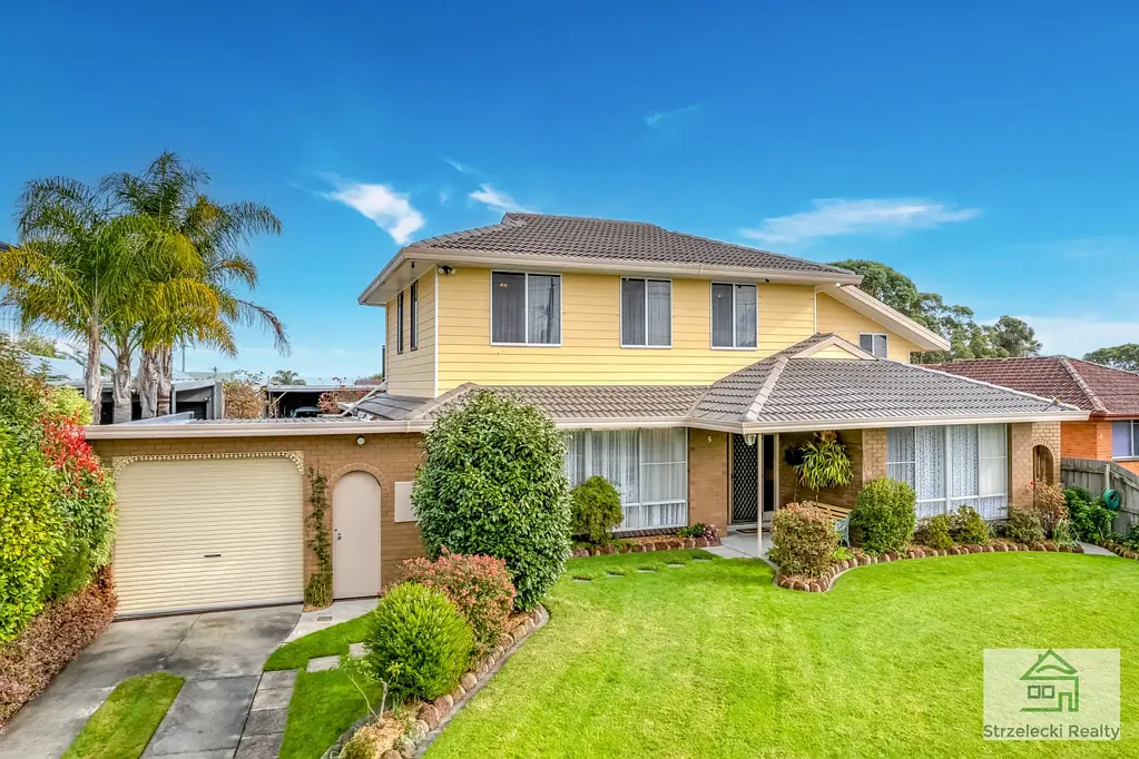 Churchill 4Zimmer Spacious & Perfectly Situated Family Home