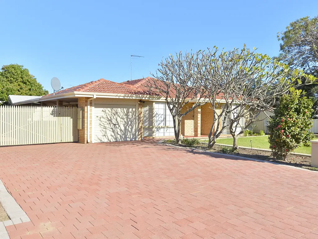33 Regent Drive, Wannanup, WA 6210