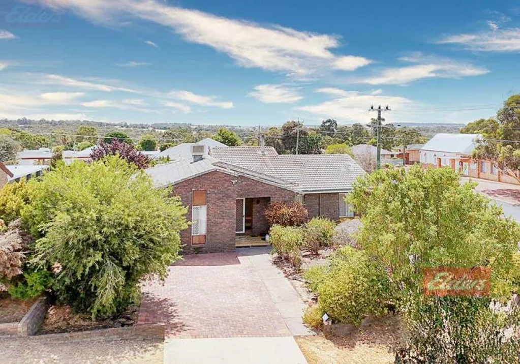 Narrogin 4 Bedroom A Delightful Family Home