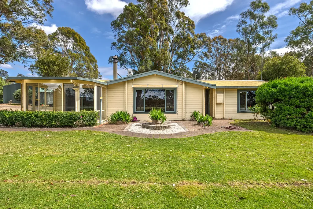 Longford 3房  PERFECT LONGFORD LIFESTYLE ON 1.5 ACRES