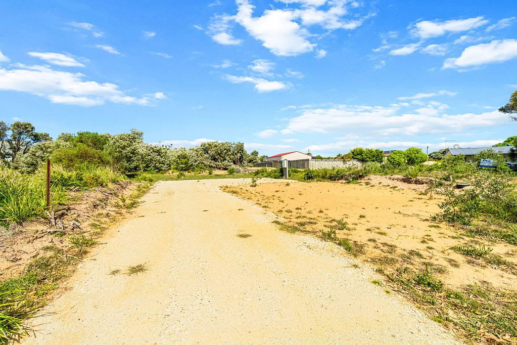 Golden Beach 625M2 ALLOTMENT READY TO BUILD