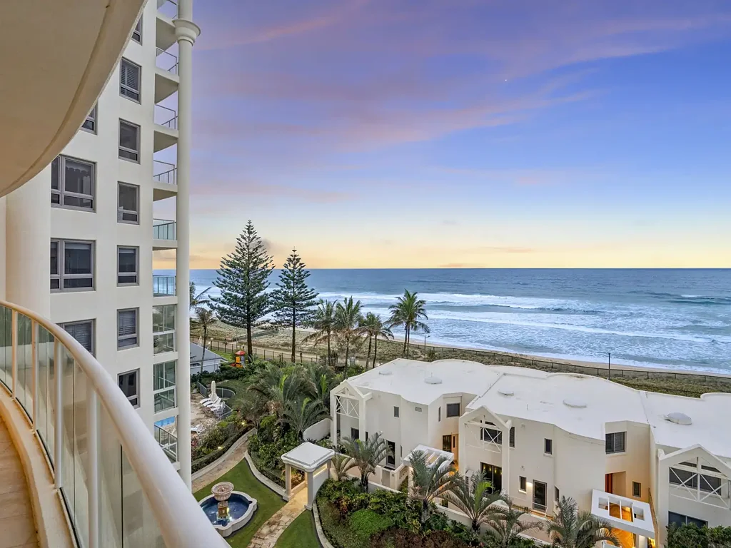 Surfers Paradise 3房  Absolute Beachfront Luxury in La Sabbia with Panoramic Ocean Views!