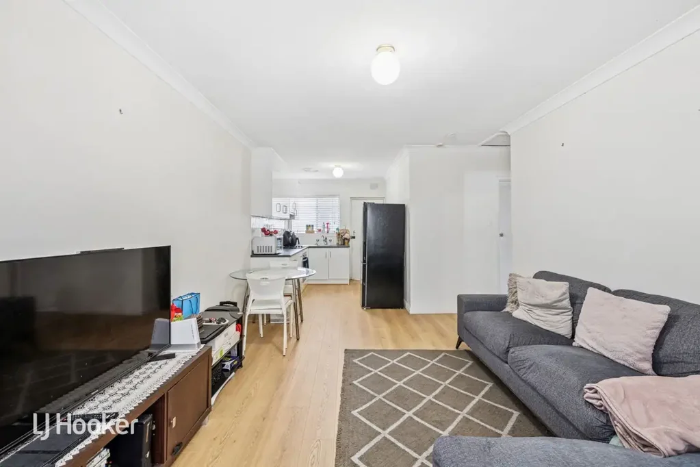 Brooklyn Park 2Zimmer "A Modernised & Convenient Unit, in Great Location!"