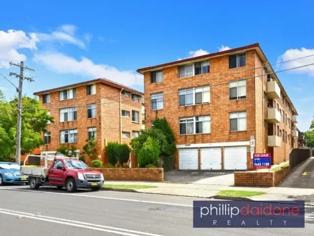 CLEAN & CONVENIENT 2 BEDROOM UNIT...