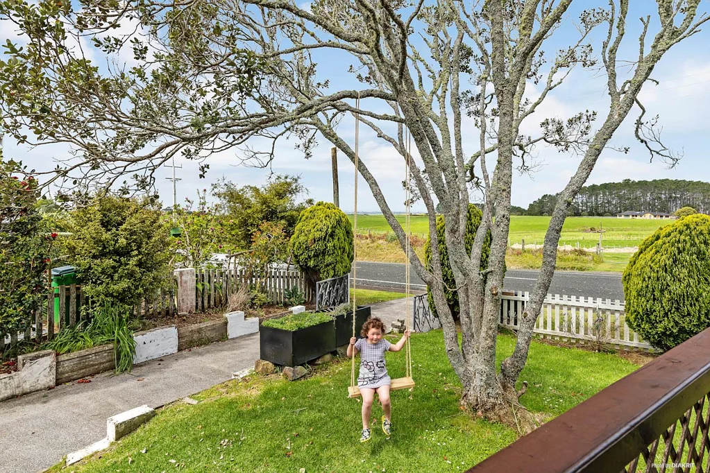 Waiuku 3ห้องนอน Perfect first home fixer.