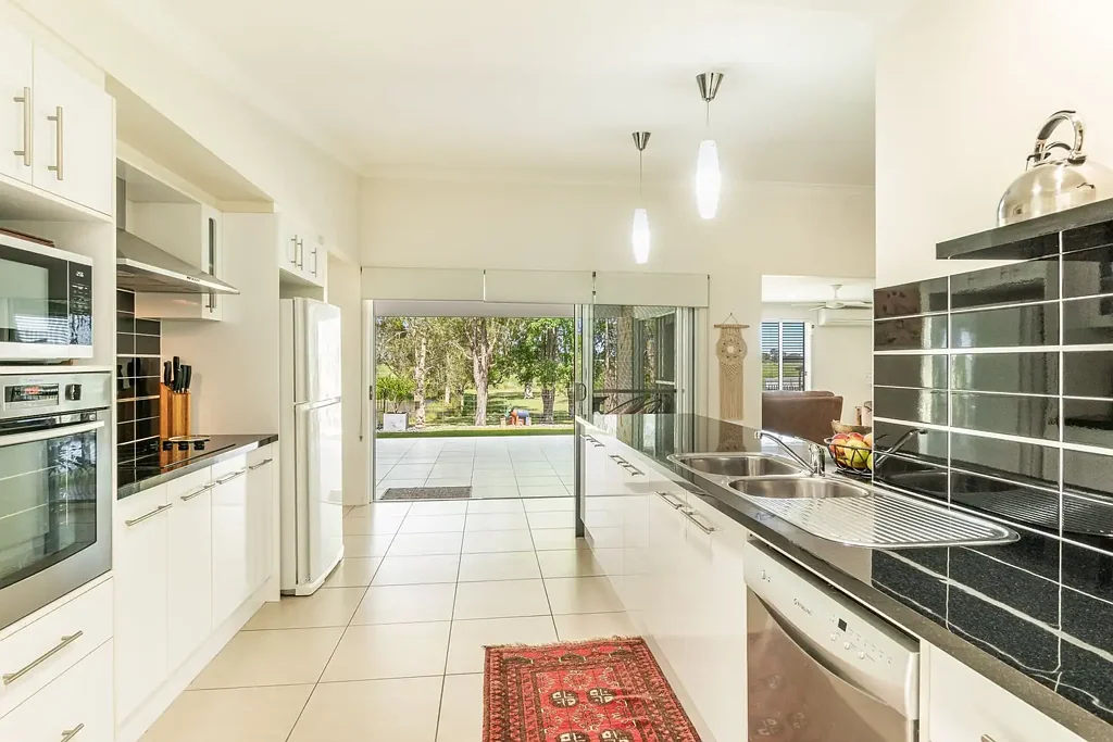 Casino 5 Bedroom Contemporary Oasis in Gay&apos;s Hill Estate – A Perfect Family Retreat