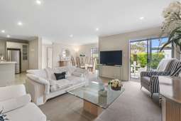 52 Topland Drive, Flat Bush