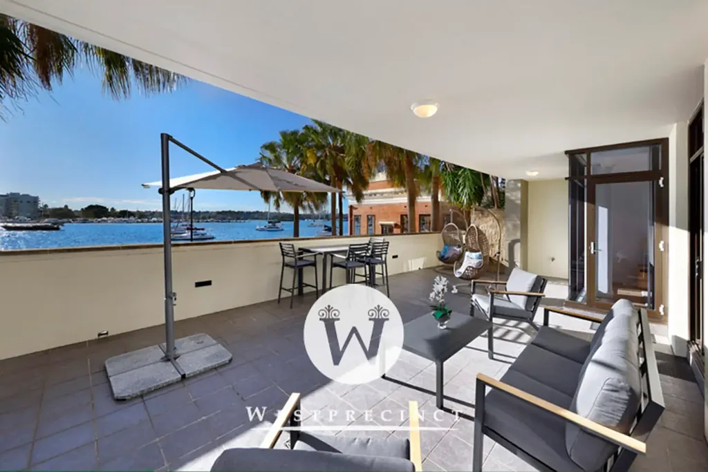 In transition? We offer fine furnished stays from 3 months +