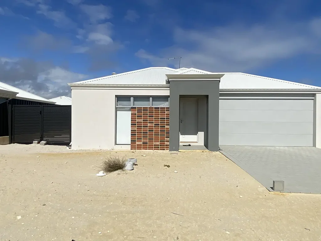 COASTAL LIVING!  BRAND NEW 4x2 HOME IN TWO ROCKS