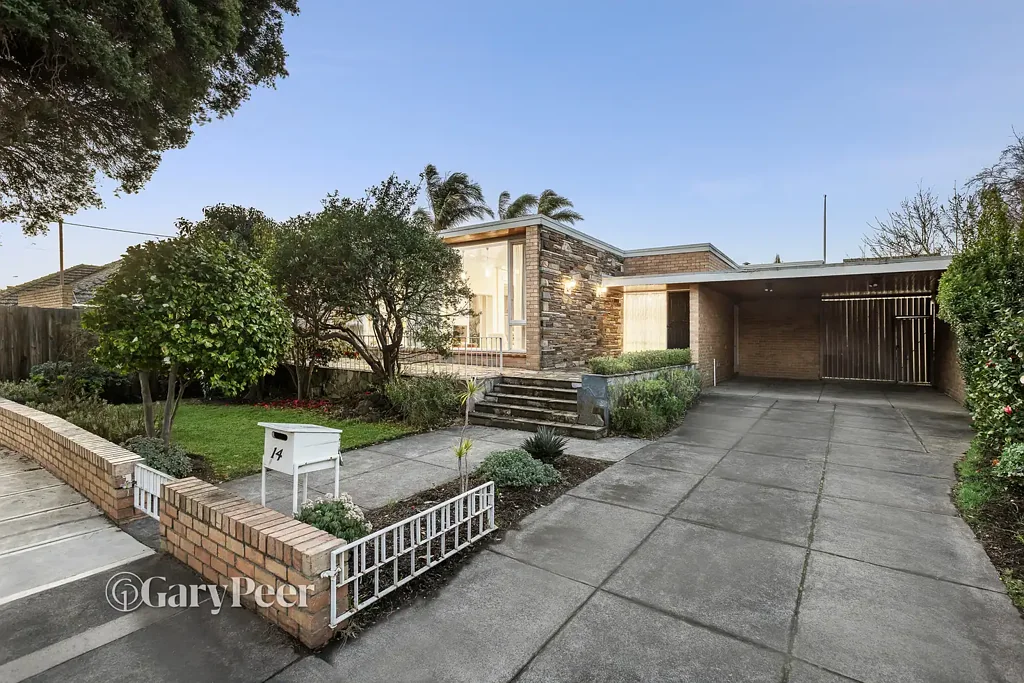 Caulfield 3ਬੈੱਡਰੂਮ Solid, spacious & superbly located mid-century classic