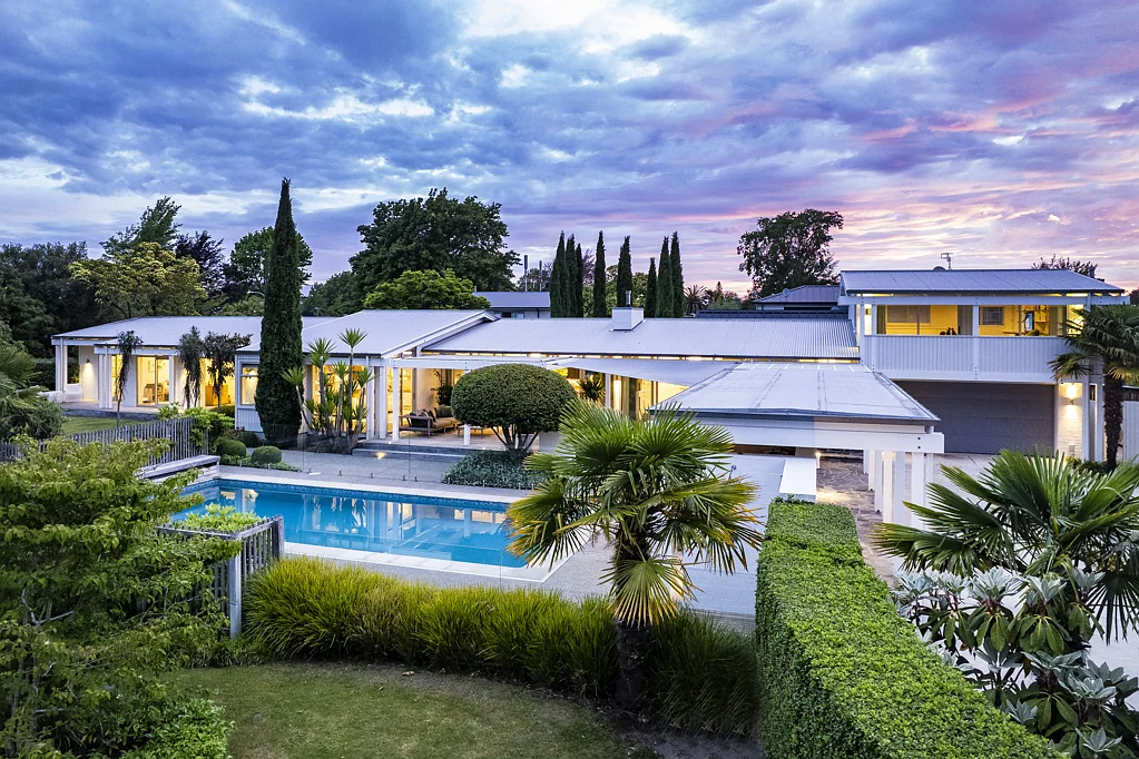 Fendalton 5ห้องนอน Mid-Century Modernist Oasis