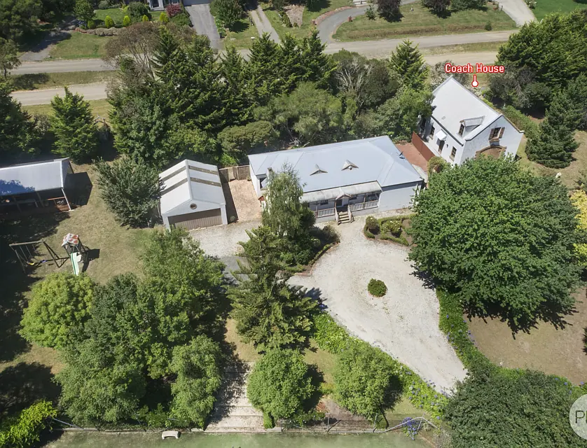 102 & 102A Somerville Street, Buninyong, Ballarat, 5房, 3浴, House