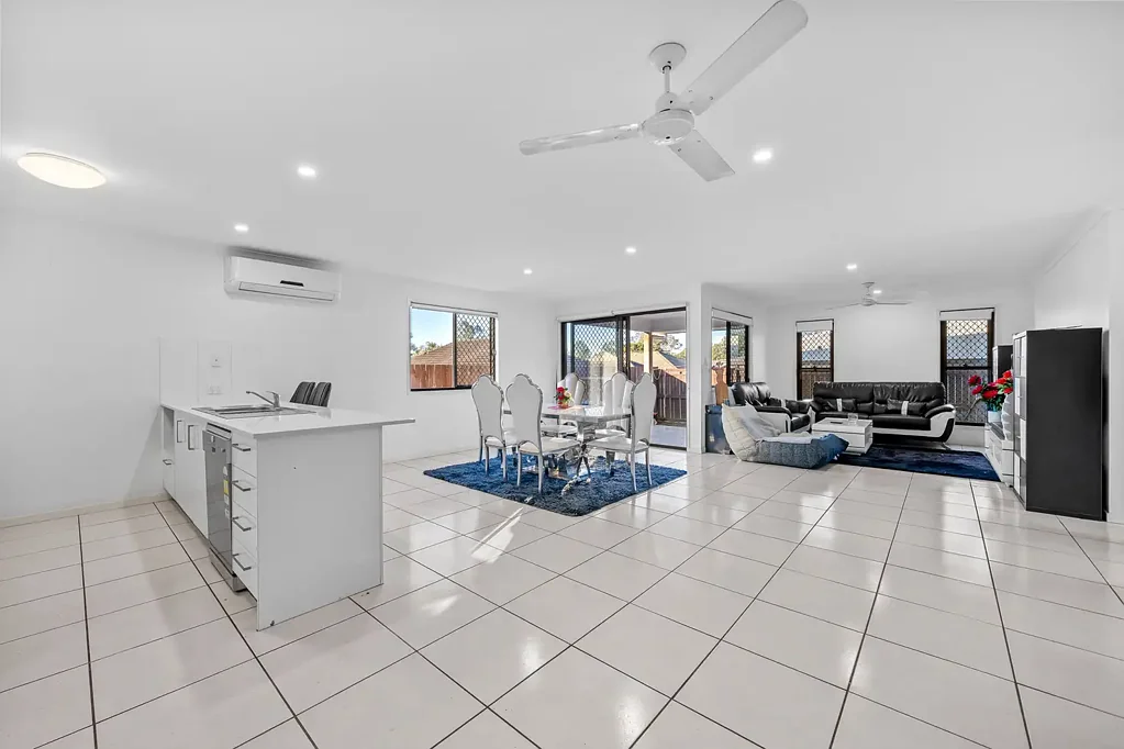 Boronia Heights 4कमरा SOLD BY KIM UNG