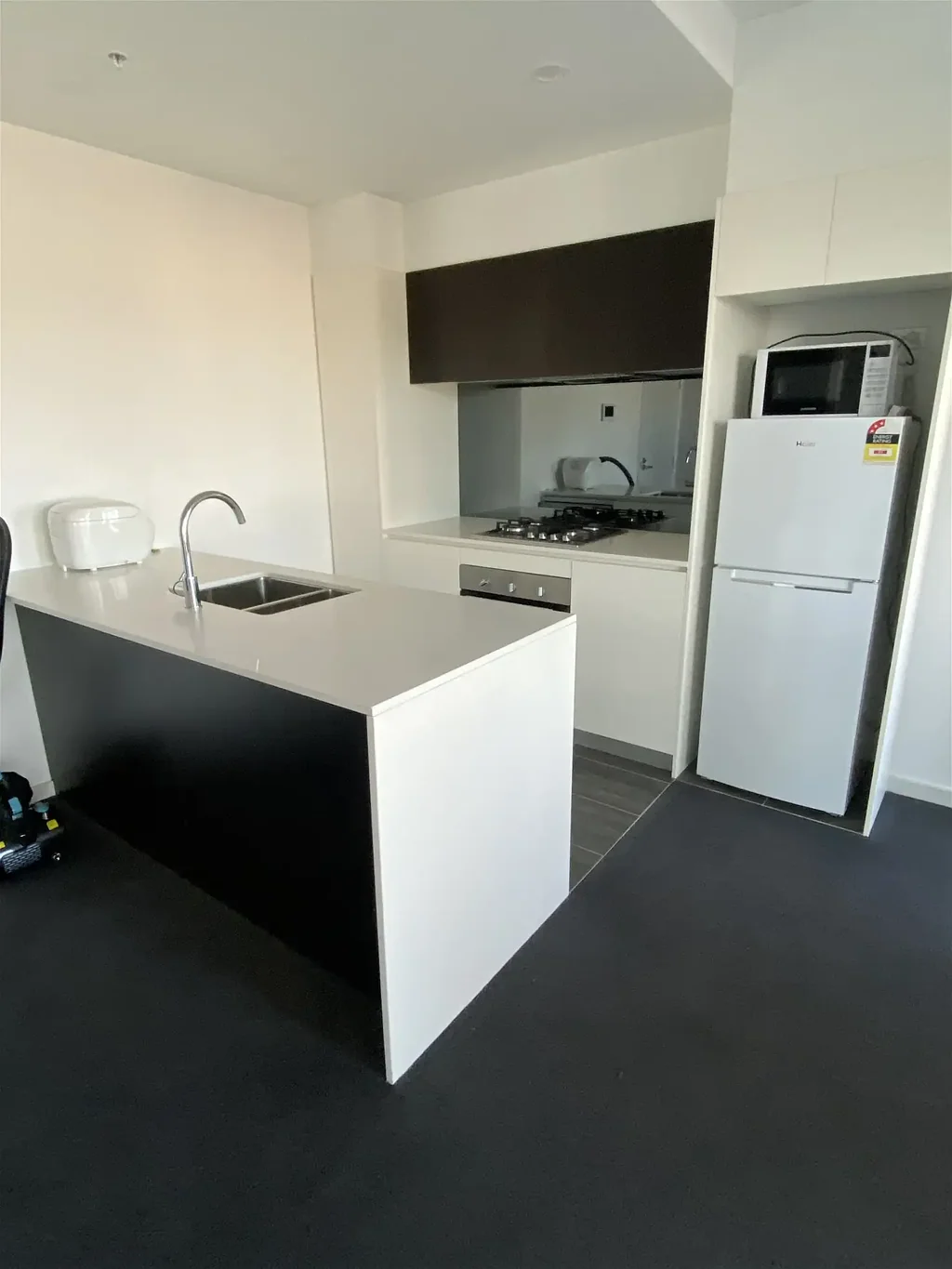 Fully Furnished 2 Bedrooms 2 Bathroom apartment