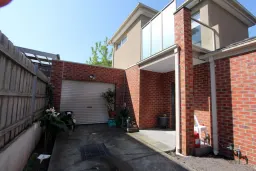 1 19a Moncur Avenue, Springvale